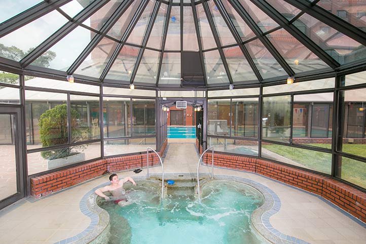 DHL_point_gym_hottub-722.jpg